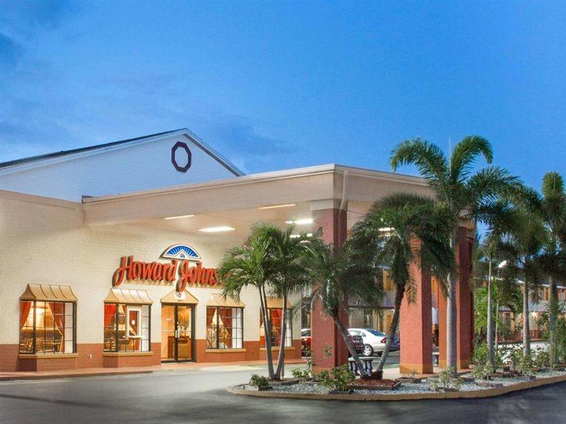 Howard Johnson By Wyndham Ft. Myers Fl Fort Myers Exterior photo